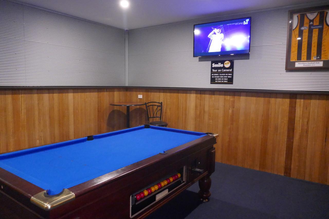Okeefes Hotel Backpackers ลอนเชสตัน ภายนอก รูปภาพ